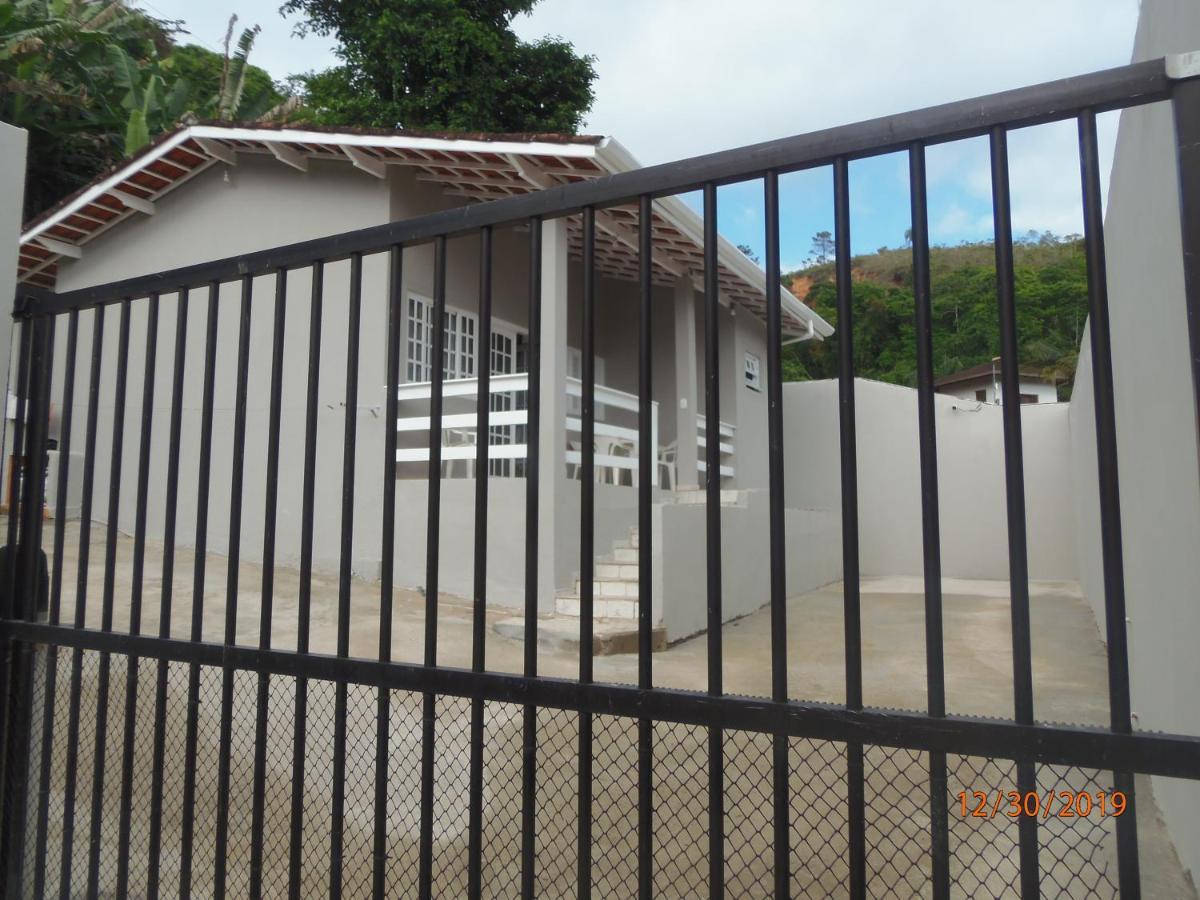Bonita Casa Das Toninhas Ubatuba Exterior photo